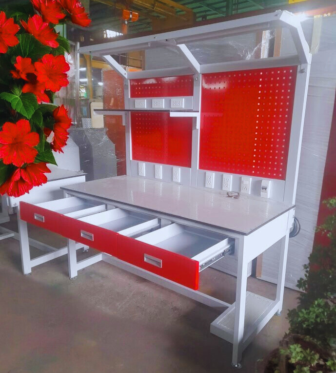 BÀN THAO TÁC ĐIỆN CÔNG NGHIỆP – GIẢI PHÁP TOÀN DIỆN CHO NHÀ MÁY HIỆN ĐẠI